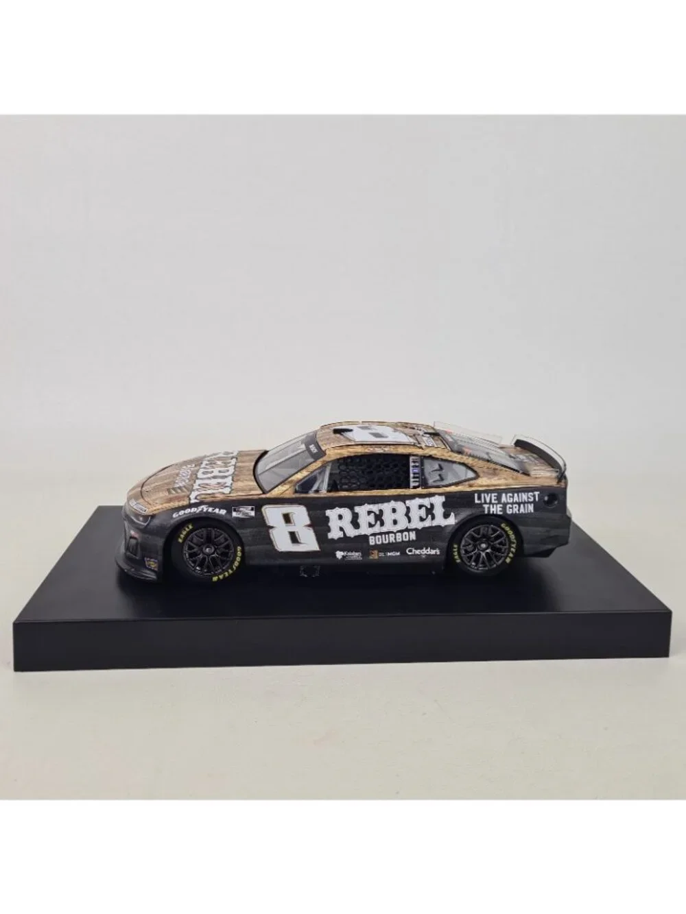 Lionel Racing 1:24 Diecast Cup Se 2025 Camaro Rebel Bourbon #8 Kyle Busch E14